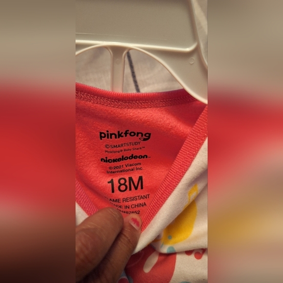 Nickelodeon Baby Shark Infant Girls Pajamas Sz 18 months Pink Sleepwear - Picture 3 of 5